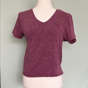 Livi Women's Washed Plum V-Neck Short Sleeve Tee